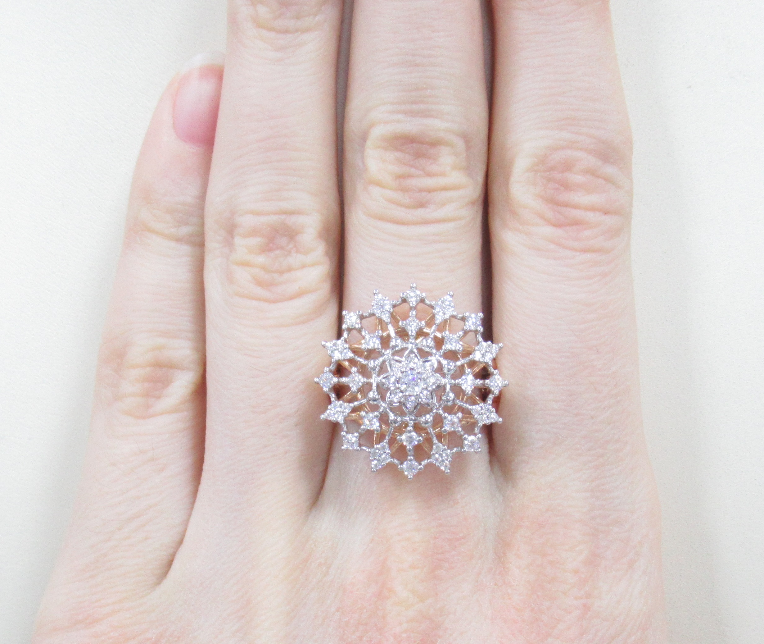 Серебряное кольцо 925 пробы; вставки 57 Фианит бесцв.;
